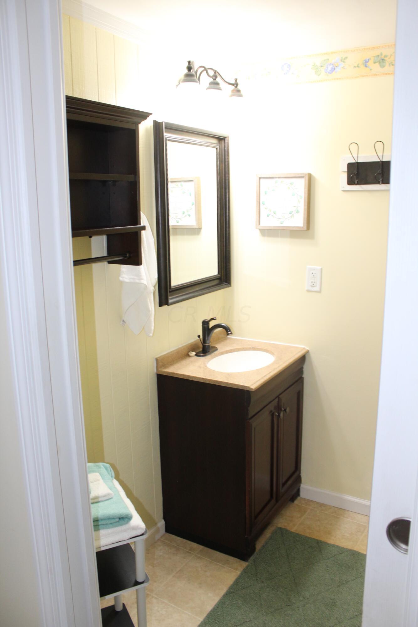 271 10th Street Lancaster, OH 43130 - Photo 13 of 18 Full Bath