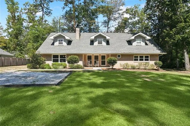 $380,000 | 304 West 6th Avenue, Covington, LA 70433