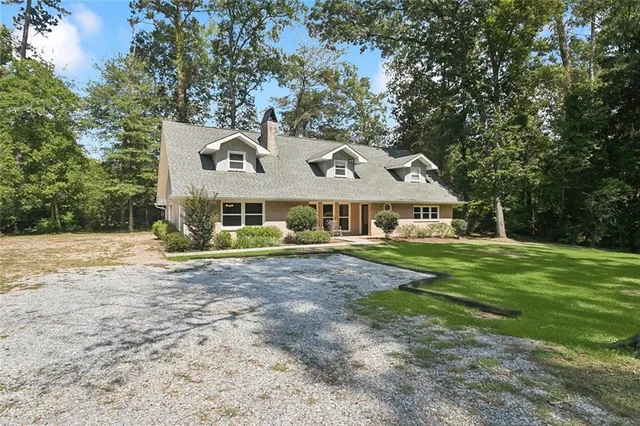 $380,000 | 304 West 6th Avenue, Covington, LA 70433