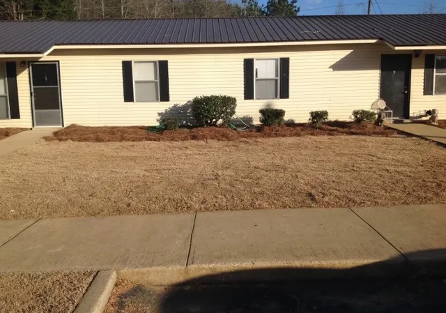 a front view of house with yard