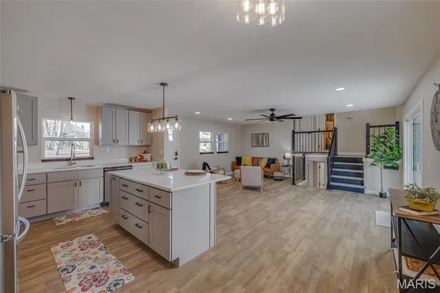 $325,000 | 406 North A Street, Farmington, MO 63640