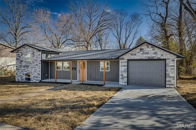 $325,000 | 406 North A Street, Farmington, MO 63640