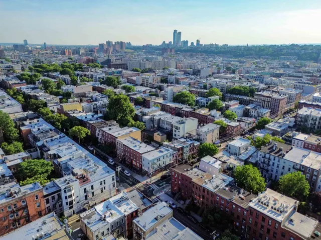 $2,400,000 | 800 Bloomfield Street, Hoboken, NJ 07030