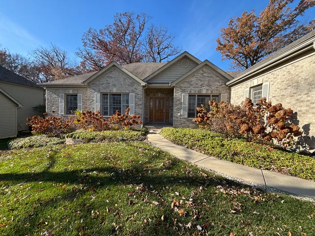 $550,000 | 3401 Thunderbird Lane, Crystal Lake, IL 60012