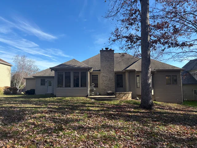 $550,000 | 3401 Thunderbird Lane, Crystal Lake, IL 60012