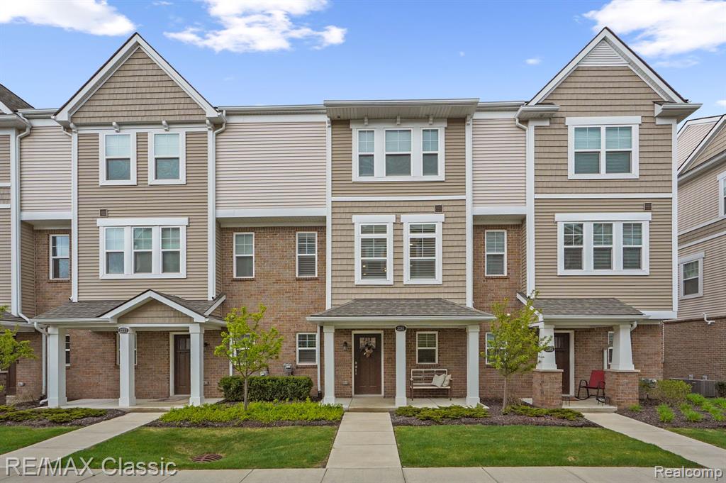 3281 Chambers West Wixom, MI 48393 - Photo 1 of 27