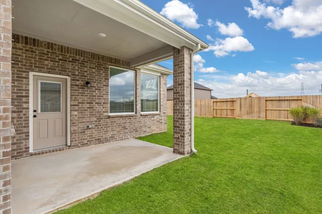 $329,990 | 122 Blue River Trail, Rosenberg, TX 77471