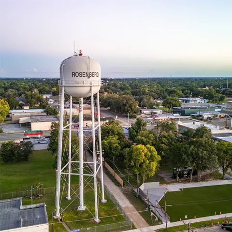 $329,990 | 122 Blue River Trail, Rosenberg, TX 77471