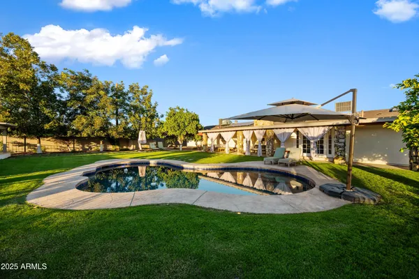 $2,000,000 | 15220 North 27th Street, Phoenix, AZ 85032