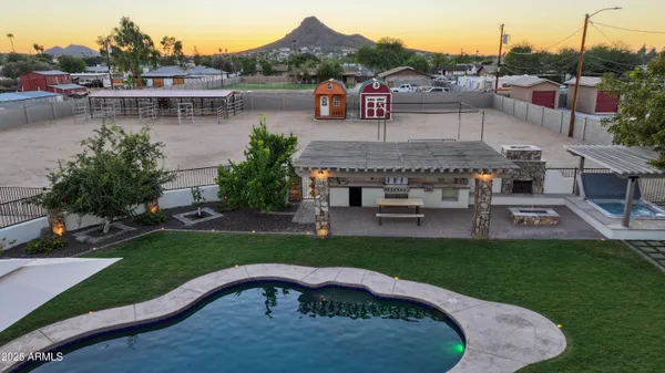 $2,000,000 | 15220 North 27th Street, Phoenix, AZ 85032