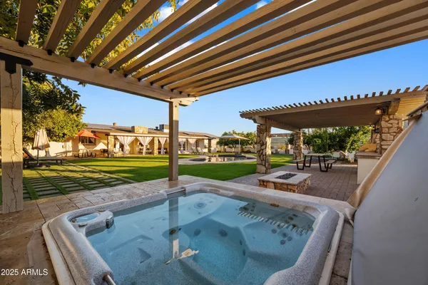 $2,000,000 | 15220 North 27th Street, Phoenix, AZ 85032