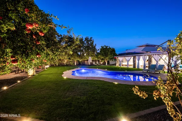 $2,000,000 | 15220 North 27th Street, Phoenix, AZ 85032