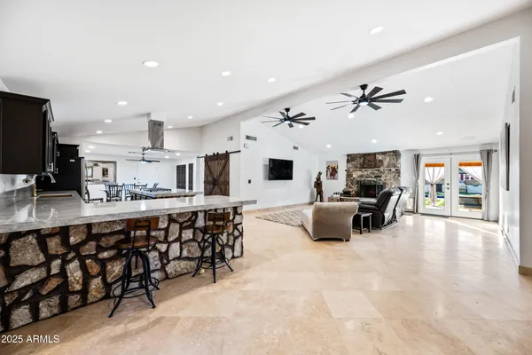 $2,000,000 | 15220 North 27th Street, Phoenix, AZ 85032