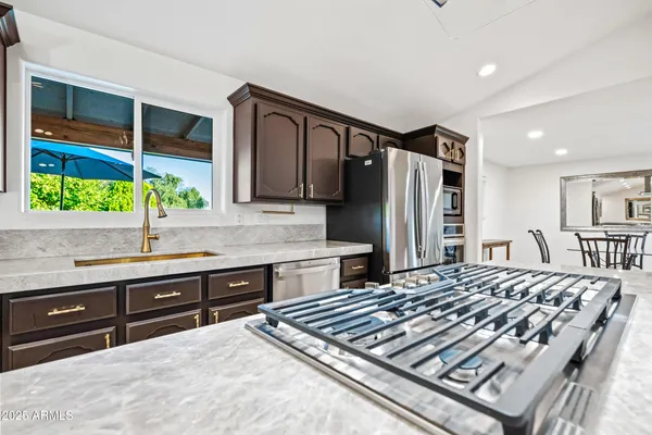 $2,000,000 | 15220 North 27th Street, Phoenix, AZ 85032