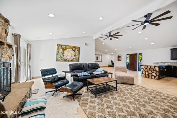 $2,000,000 | 15220 North 27th Street, Phoenix, AZ 85032