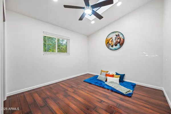 $2,000,000 | 15220 North 27th Street, Phoenix, AZ 85032