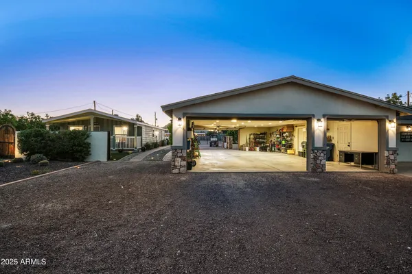 $2,000,000 | 15220 North 27th Street, Phoenix, AZ 85032