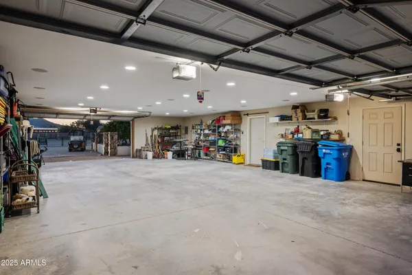 $2,000,000 | 15220 North 27th Street, Phoenix, AZ 85032