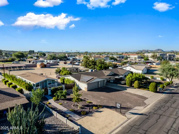 $2,000,000 | 15220 North 27th Street, Phoenix, AZ 85032