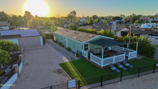 $2,000,000 | 15220 North 27th Street, Phoenix, AZ 85032