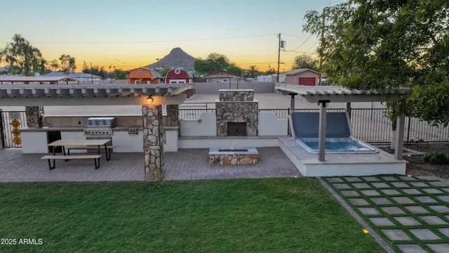 $2,990,000 | 15220 North 27th Street, Phoenix, AZ 85032