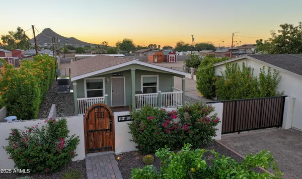 $2,000,000 | 15220 North 27th Street, Phoenix, AZ 85032