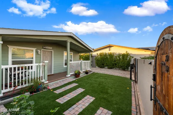 $2,000,000 | 15220 North 27th Street, Phoenix, AZ 85032