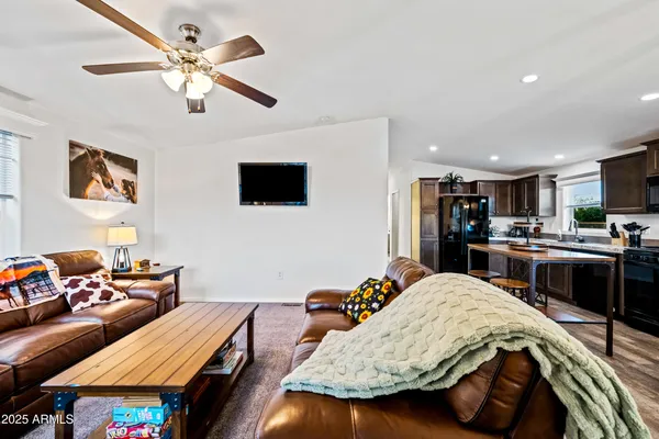 $2,000,000 | 15220 North 27th Street, Phoenix, AZ 85032