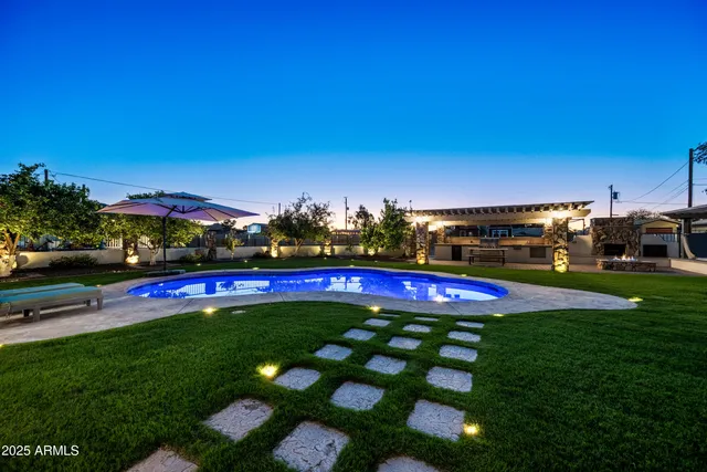 $2,990,000 | 15220 North 27th Street, Phoenix, AZ 85032