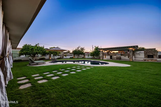$2,990,000 | 15220 North 27th Street, Phoenix, AZ 85032