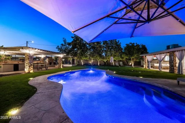 $2,990,000 | 15220 North 27th Street, Phoenix, AZ 85032