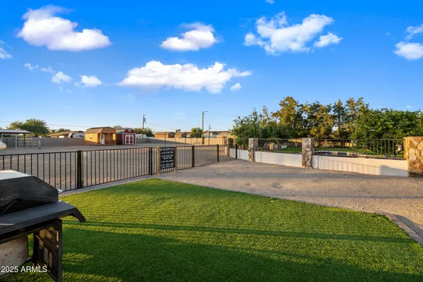 $2,000,000 | 15220 North 27th Street, Phoenix, AZ 85032