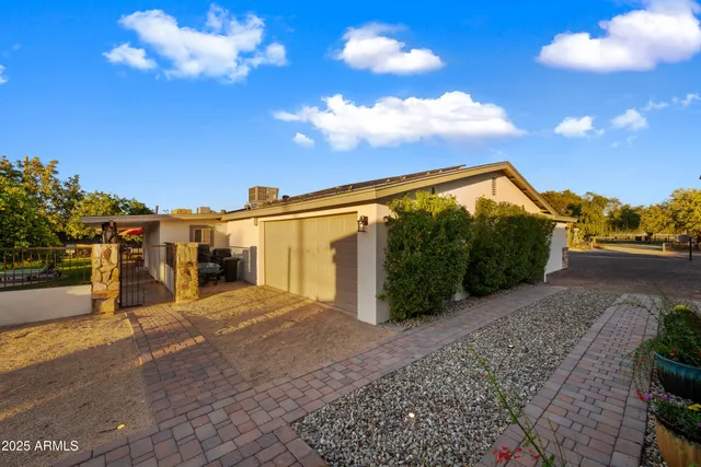 $2,990,000 | 15220 North 27th Street, Phoenix, AZ 85032