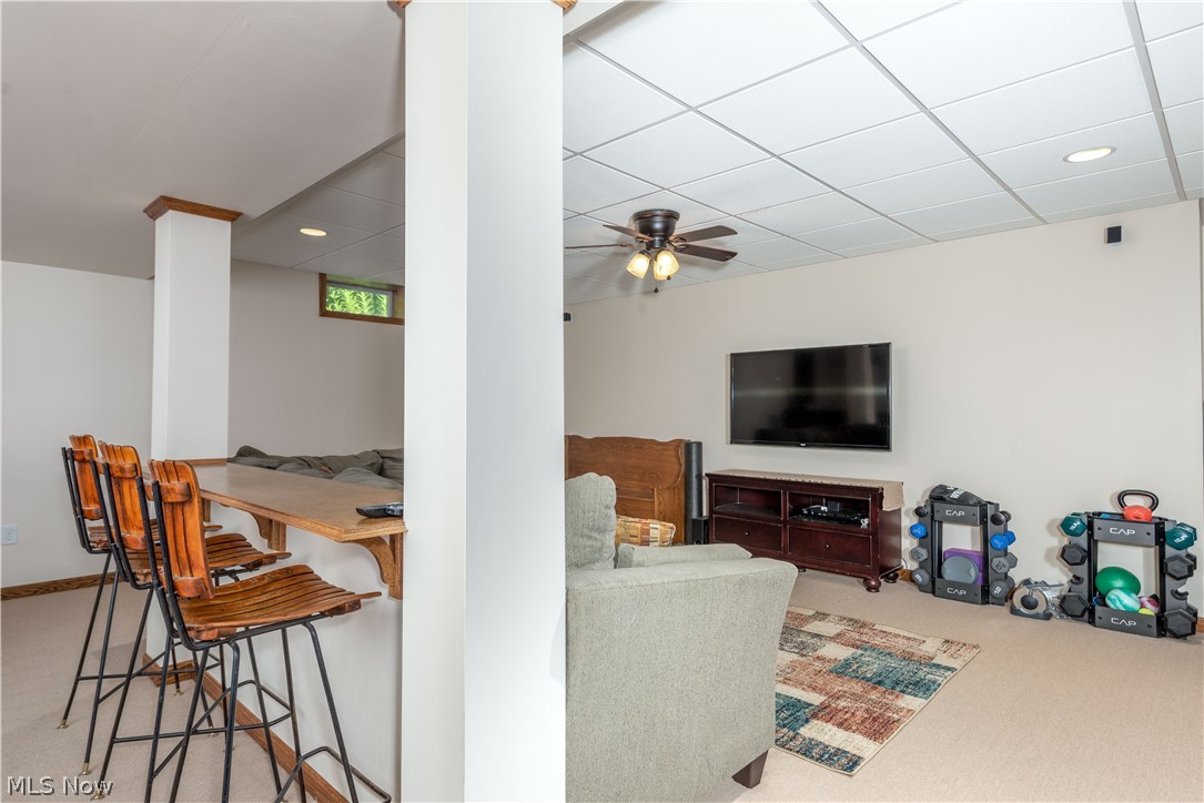 8666 Cooley Road Ravenna, OH 44266 - Photo 28 of 35 Built in seating bar