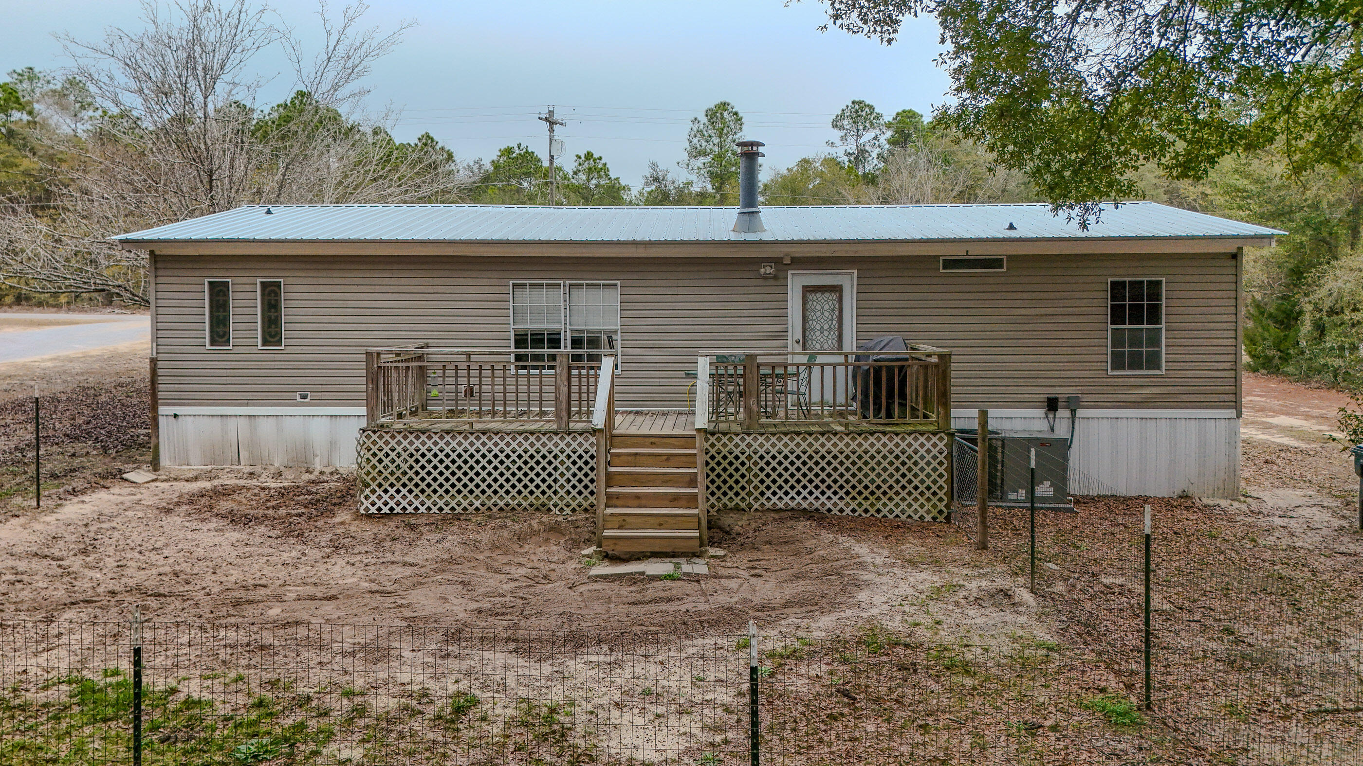 543 Cat Island Road DeFuniak Springs, FL 32433 - Photo 31 of 32 DJI_20260123104559_0017_D