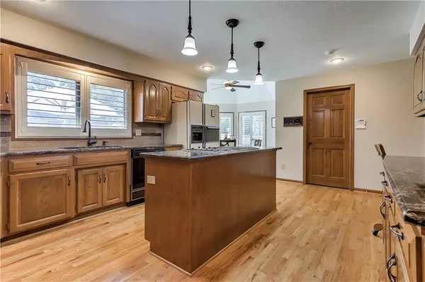 $875,000 | 1303 Hawk Creek Drive, Blue Springs, MO 64015