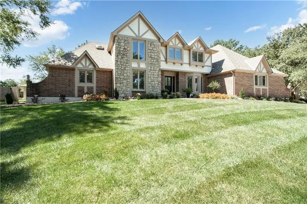 $875,000 | 1303 Hawk Creek Drive, Blue Springs, MO 64015