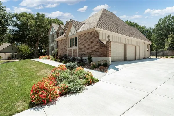 $875,000 | 1303 Hawk Creek Drive, Blue Springs, MO 64015
