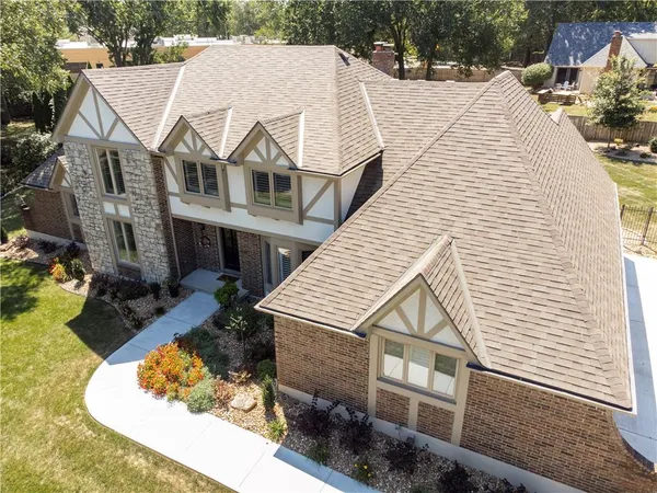 $875,000 | 1303 Hawk Creek Drive, Blue Springs, MO 64015
