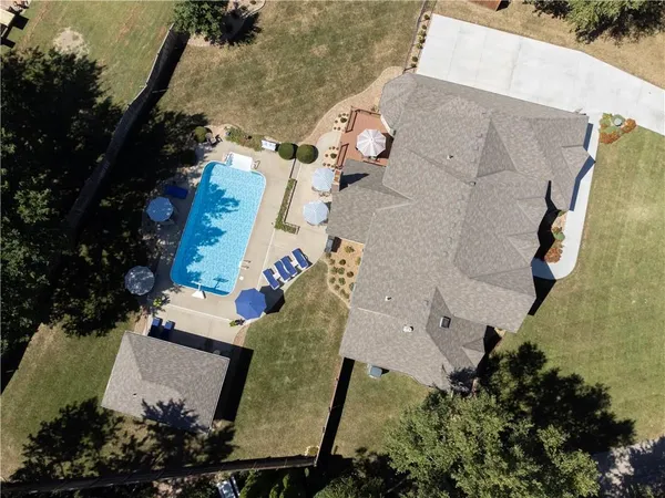 $875,000 | 1303 Hawk Creek Drive, Blue Springs, MO 64015