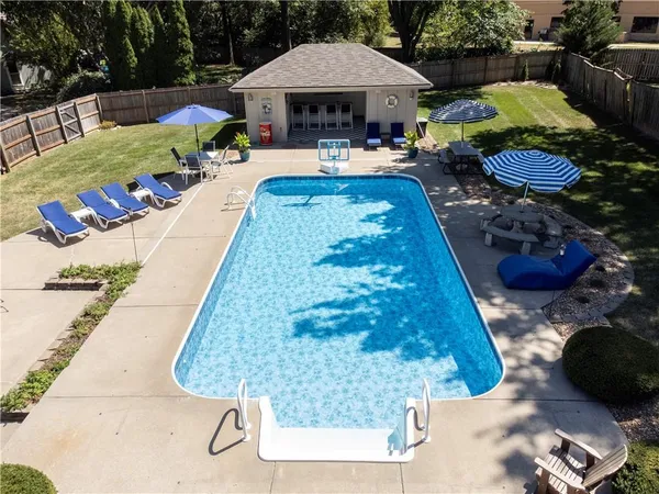 $875,000 | 1303 Hawk Creek Drive, Blue Springs, MO 64015