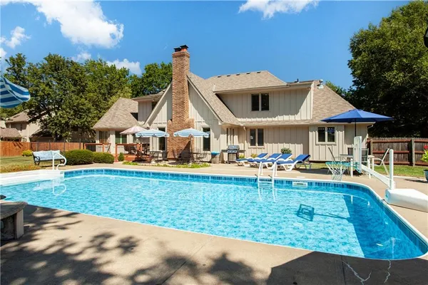 $875,000 | 1303 Hawk Creek Drive, Blue Springs, MO 64015
