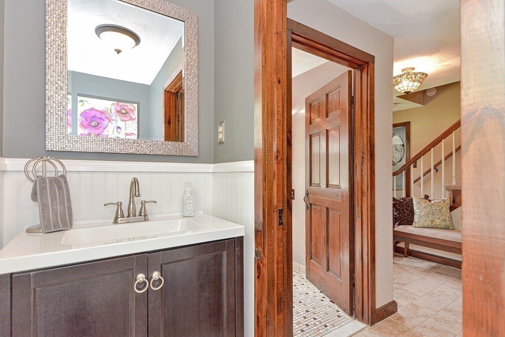 47 Carl Road Walpole, MA 02081 - Photo 8 of 29 Gallery Image 8
