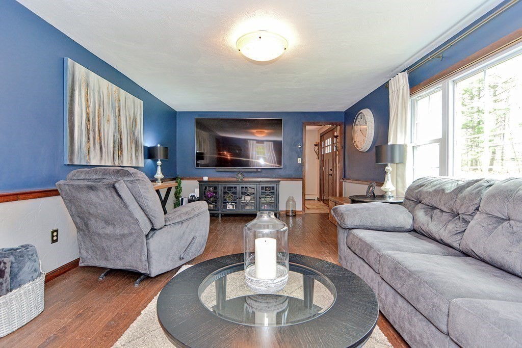 47 Carl Road Walpole, MA 02081 - Photo 9 of 29 Gallery Image 9