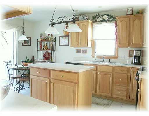 1086 Finchley Road North Huntingdon, PA 15642 - Photo 3 of 8 Kitchen.