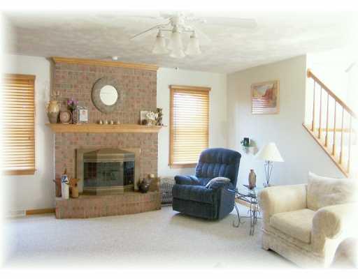 1086 Finchley Road North Huntingdon, PA 15642 - Photo 5 of 8 Living Room.