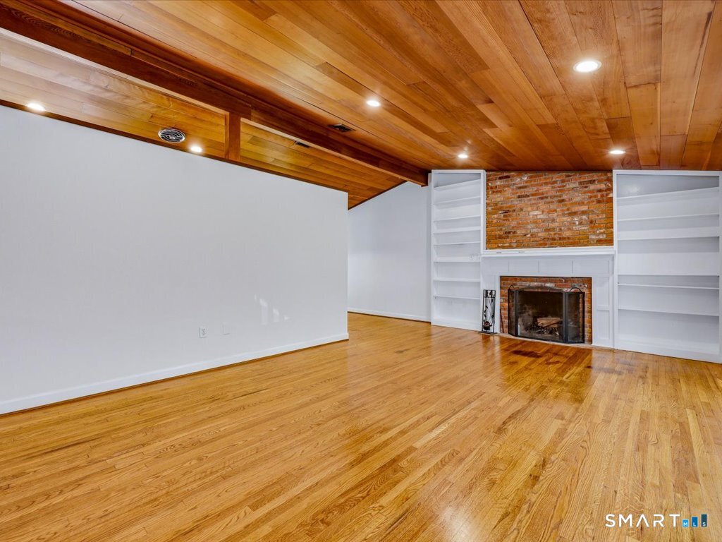 221 Duck Hole Road Madison, CT 06443 - Photo 11 of 37