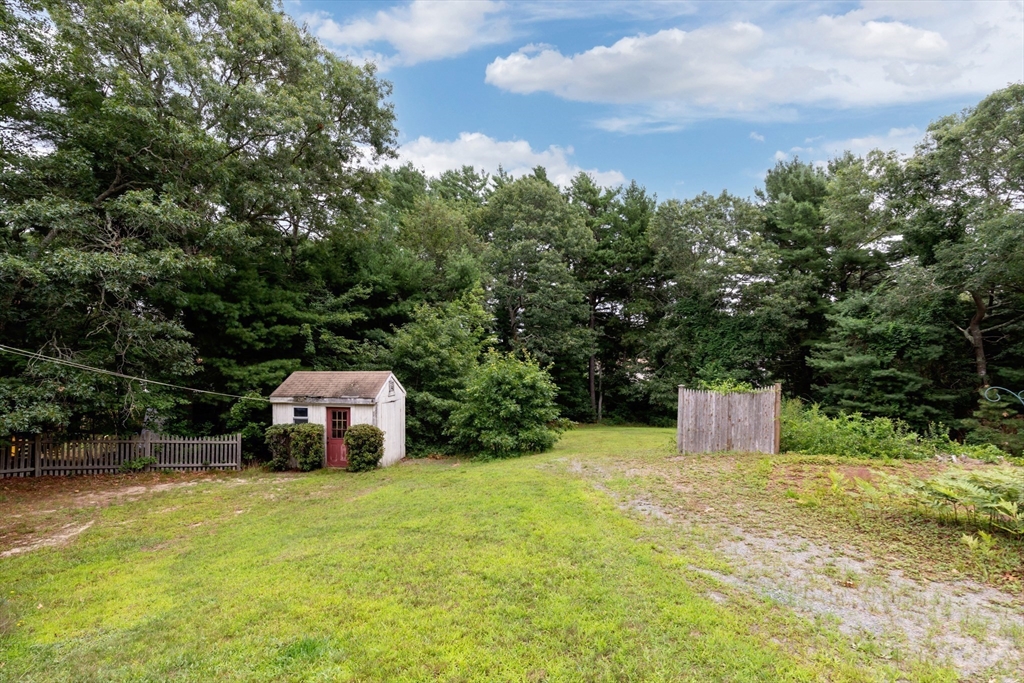 73 Raymond Road Plymouth, MA 02360 - Photo 4 of 37