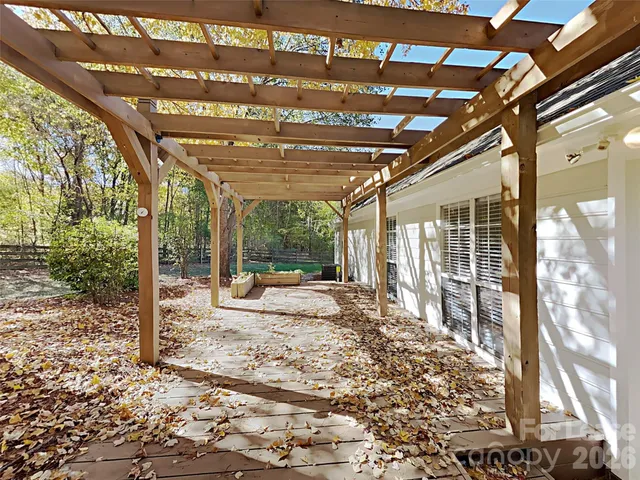 $2,095 | 1040 Chaucery Lane, Matthews, NC 28104