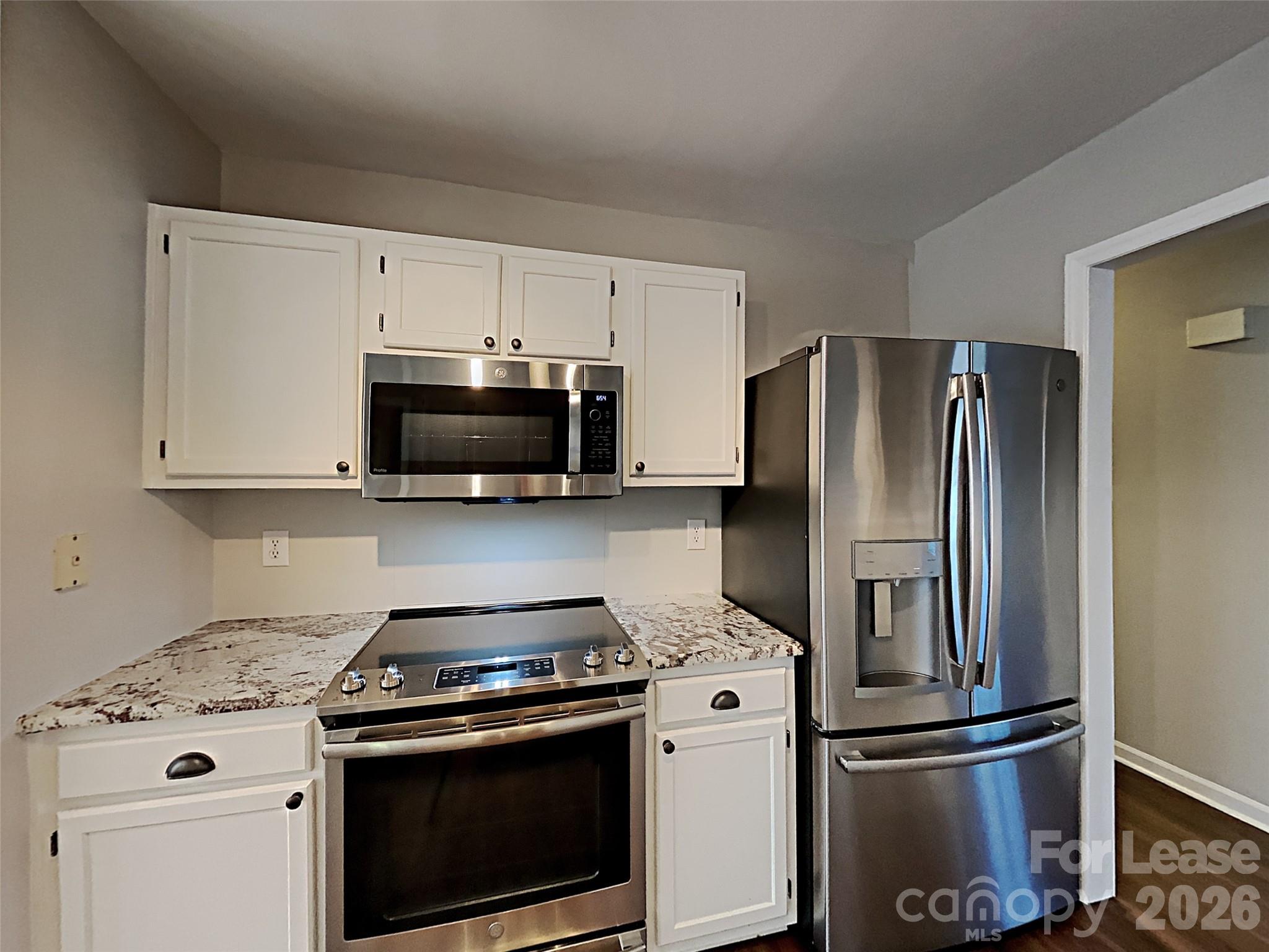 1040 Chaucery Lane Matthews, NC 28104 - Photo 4 of 28